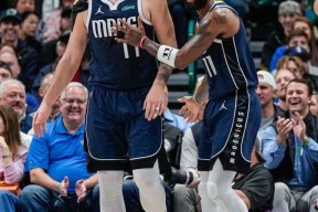 包含里程碑夜！达拉斯独行侠再遭质疑，NBA常规赛赛前刷纪录，气氛紧张，阵容厚度经受考验的词条-mk网页版